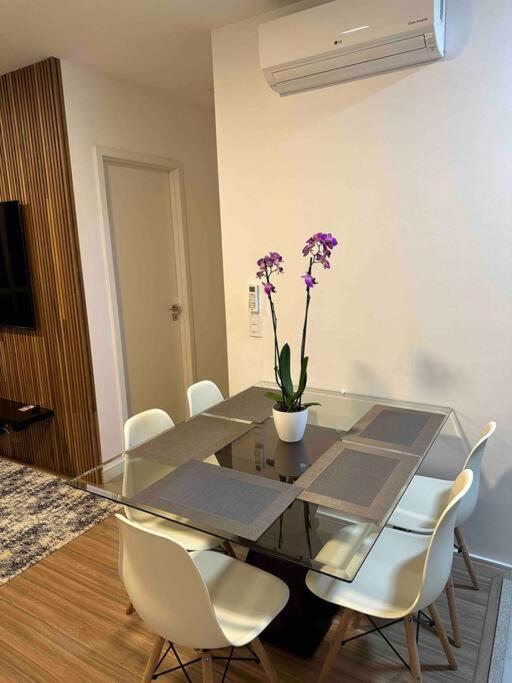 Apto 63m2 - Hidro - 2 Dorm - 2wc - Ar - 100m Metro São Paulo