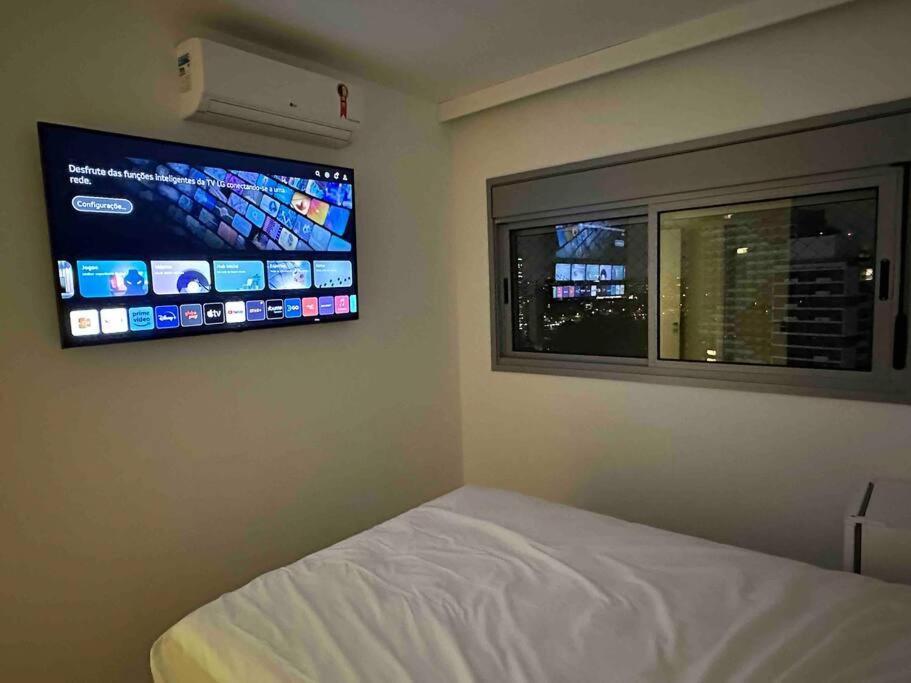 Apto 63m2 - Hidro - 2 Dorm - 2wc - Ar - 100m Metro Apartamento *
